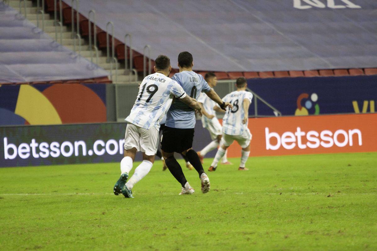 Argentina, victorie la cu Uruguay în Copa America » Messi, pasă de gol în meciul contra prietenului Suarez