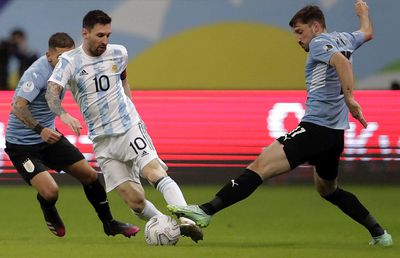 Argentina, victorie la cu Uruguay în Copa America » Messi, pasă de gol în meciul contra prietenului Suarez