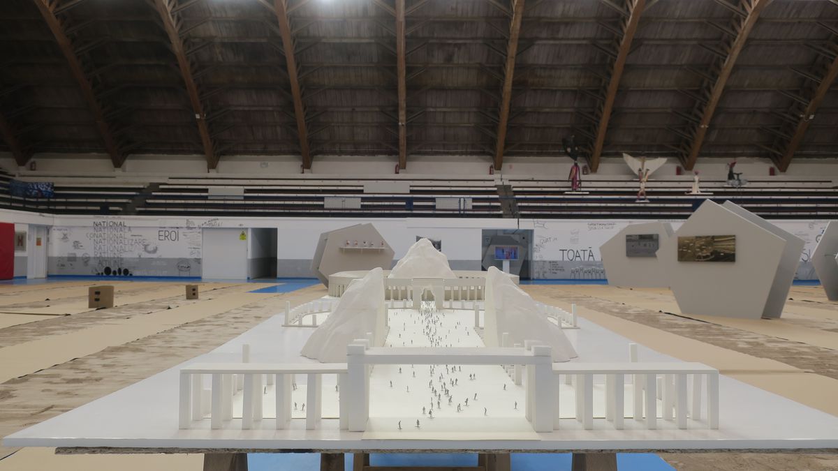 „FOTBAL. REALISMUL JOCULUI” - mixul perfect dintre sport și artă contemporană