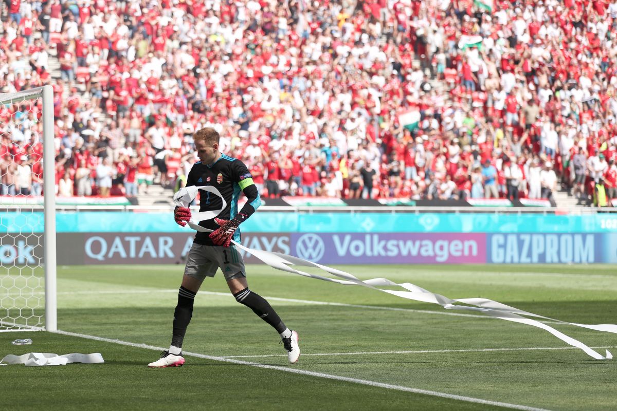 Scene josnice la Budapesta » Cu ce au aruncat fanii francezi în portarul Ungariei