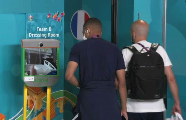 Imagini emoționante! Ce au făcut vedetele Franței înainte de meciul cu Ungaria