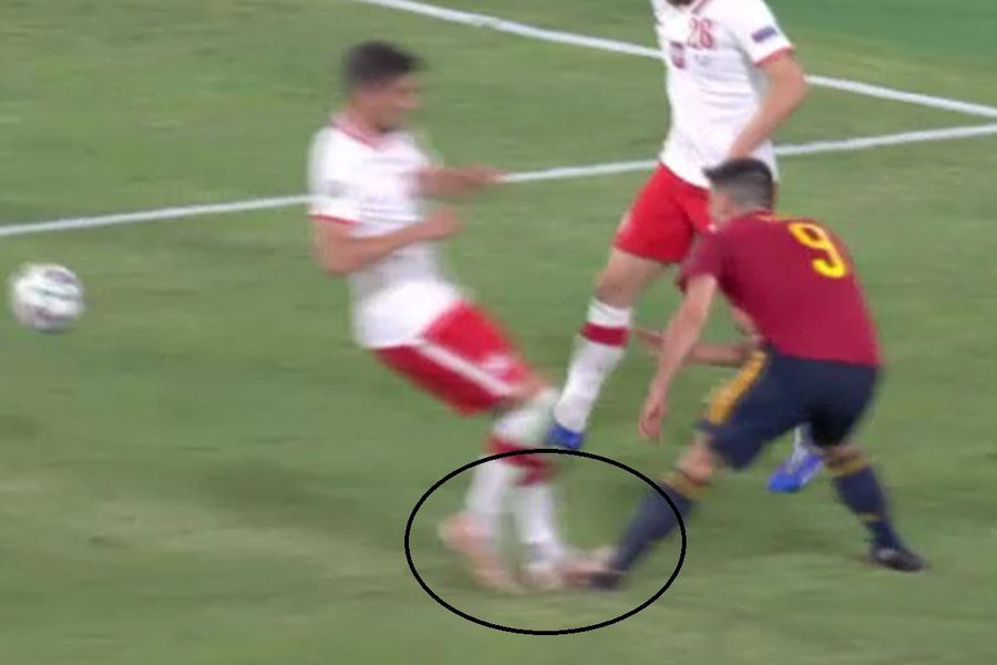 VAR, intervenție în favoarea Spaniei la meciul cu Polonia! Anglia nu a primit penalty la o fază similară