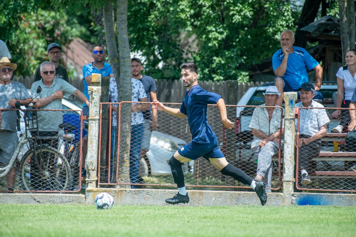 Fotbal la județ. Miroși - Negrași