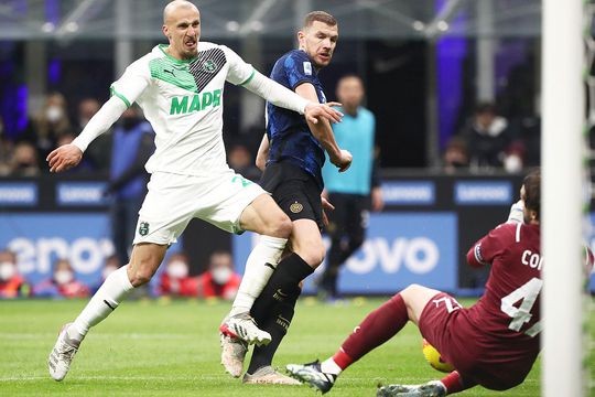 Vlad Chiricheș, în stânga // foto: Guliver/gettyimages