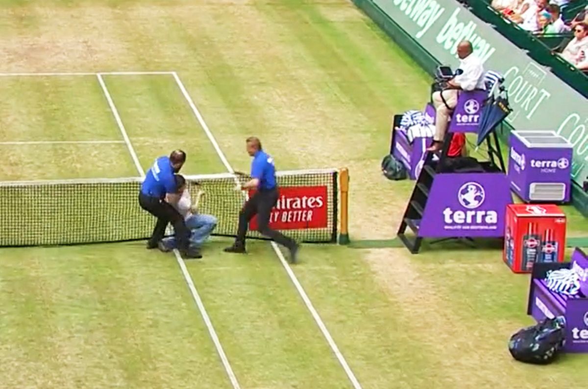 Placaje la fileu în timpul finalei de la Halle » Scene incredibile în fața liderului mondial și a peste 10.000 de spectatori!