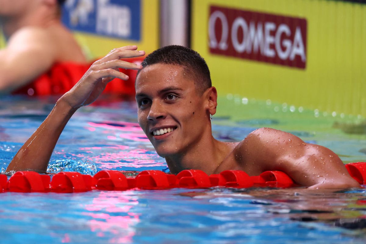 David Popovici, ULUITOR la CM de natație din Budapesta: s-a calificat în finală la 200 metri liber cu primul timp și record mondial al juniorilor!