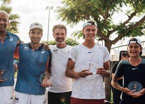 Ce făcea Mouratoglou, în timp ce Halep pierdea semifinala de la Birmingham