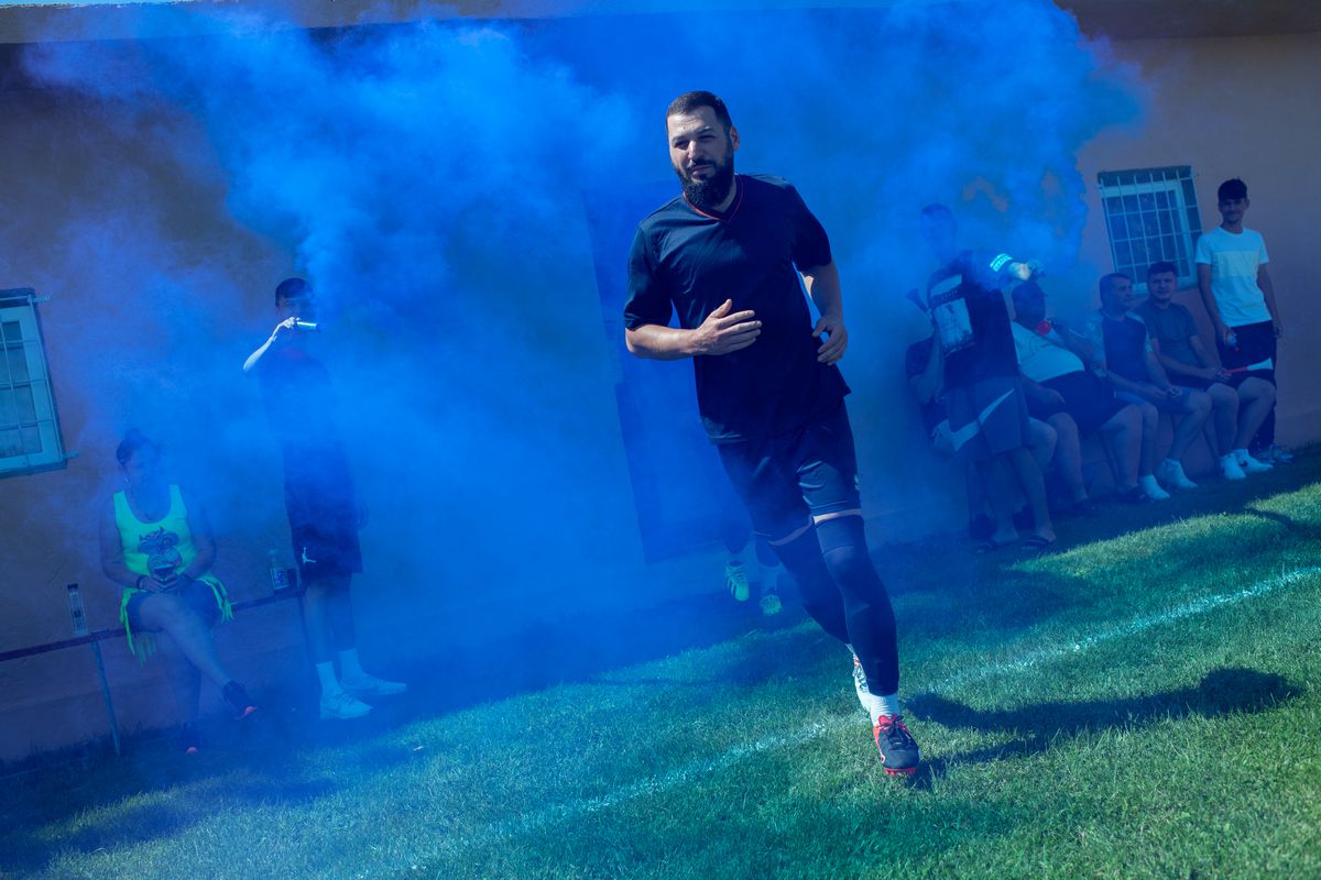 GSP a asistat la promovarea lui ACS Miroși! Sărbătoare cu alarma antiaeriană și cu o armă cu capse: „Îl împuşc pe Putin, că mi-a scumpit berea şi ţigările"