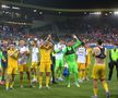 Ce s-a întâmplat pe gazon după fluierul final din Elveția - România: cadouri pentru ultrași și „scut” în jurul lui Mihăilă