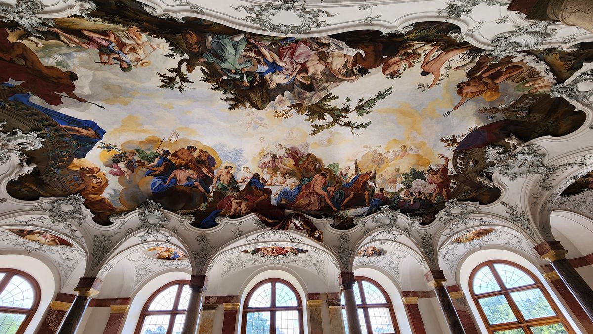 Pe urmele lui Napoleon » Dormitorul lui Bonaparte din palatul somptuos din Wurzburg, păstrat în starea lui originală