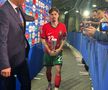 Ales „omul meciului” Portugalia - Cehia, a venit la interviuri cu trofeul în brațe
