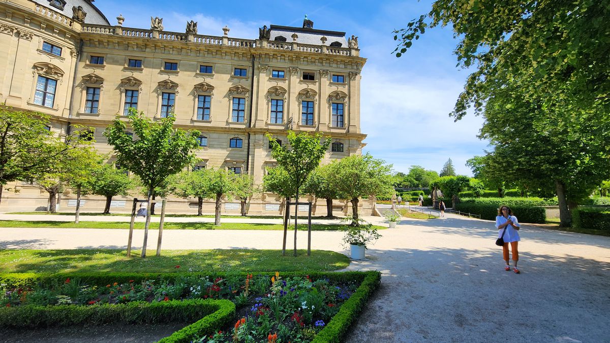 Pe urmele lui Napoleon » Dormitorul lui Bonaparte din palatul somptuos din Wurzburg, păstrat în starea lui originală