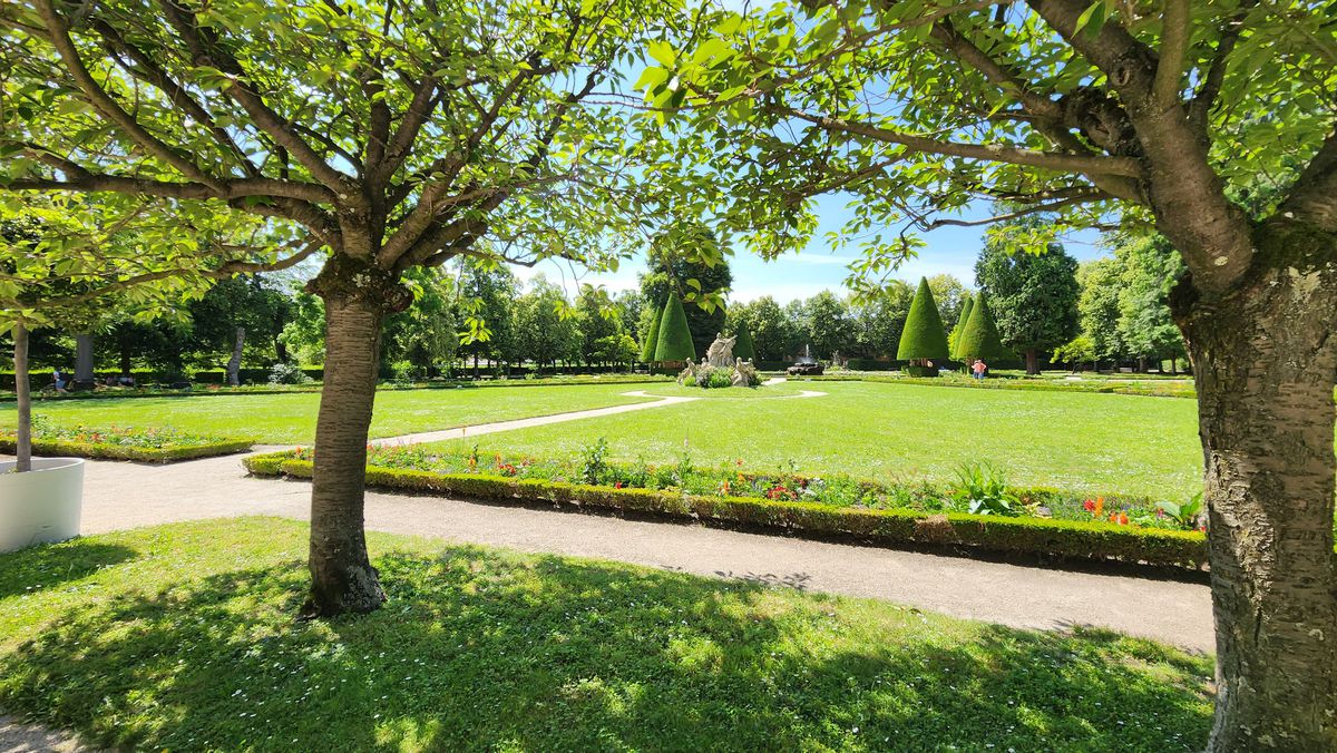 Pe urmele lui Napoleon » Dormitorul lui Bonaparte din palatul somptuos din Wurzburg, păstrat în starea lui originală