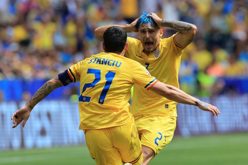 Andrei Rațiu a făcut înconjurul planetei prin această ipostază din România - Ucraina 3-0. Foto: Imago