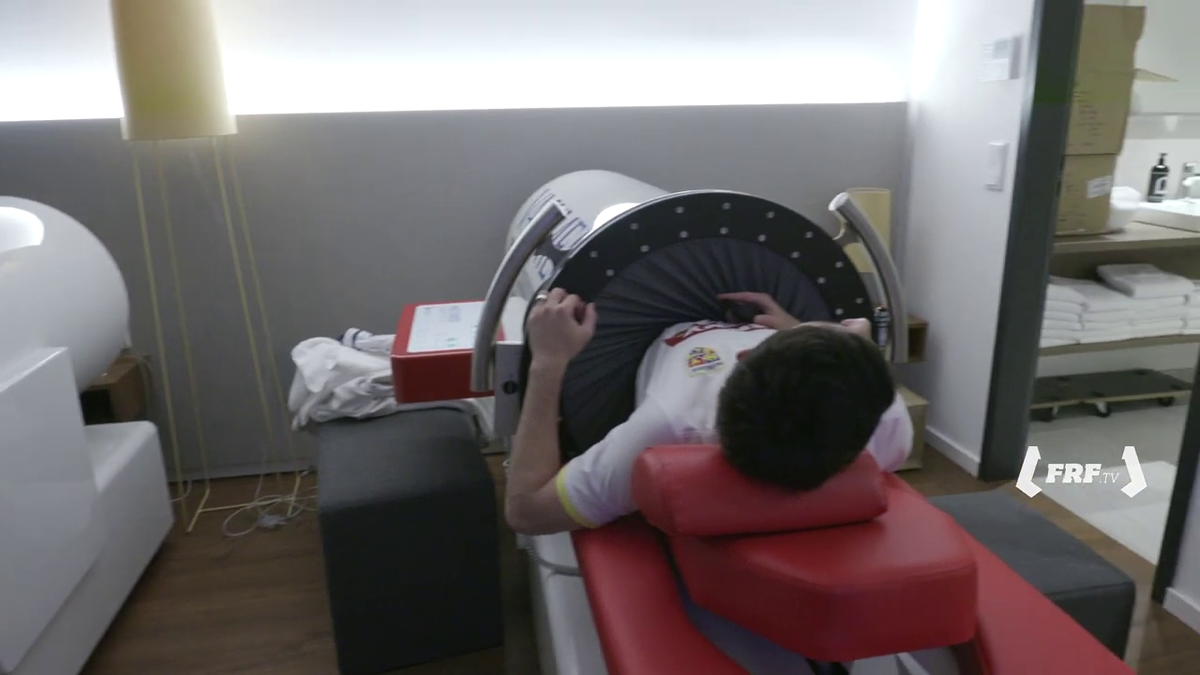 Medicina de la NASA a ajuns în cantonamentul echipei naționale! Jucătorii se refac pentru meciul cu Belgia ca astronauții în spațiu