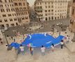 Un tricou al naționalei Italiei de 15 metri lungime întins în Piazza di Spania