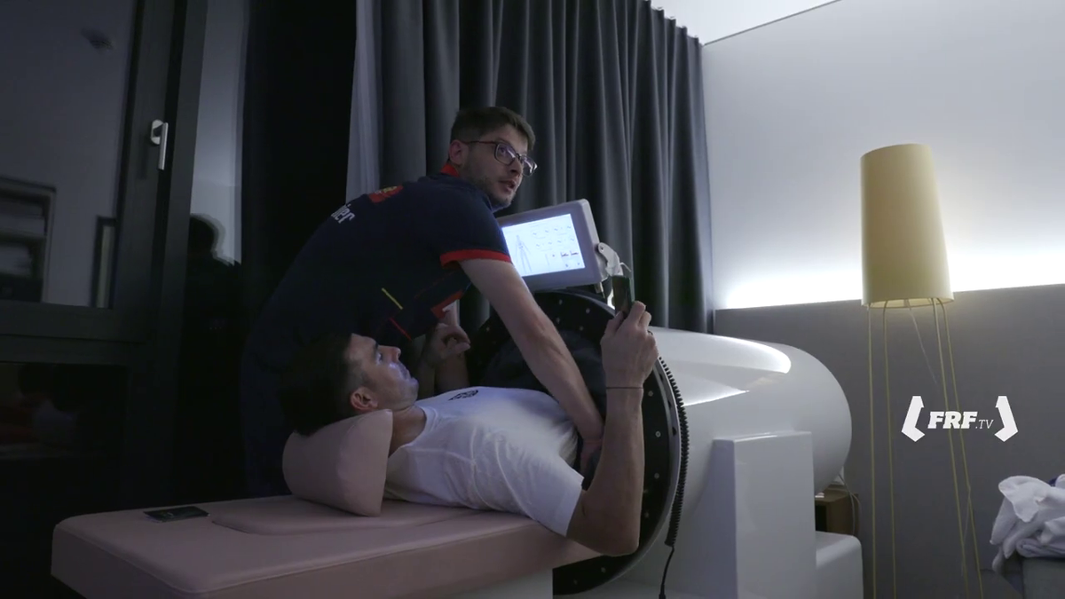 Medicina de la NASA a ajuns în cantonamentul echipei naționale! Jucătorii se refac pentru meciul cu Belgia ca astronauții în spațiu