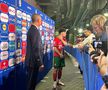 Ales „omul meciului” Portugalia - Cehia, a venit la interviuri cu trofeul în brațe