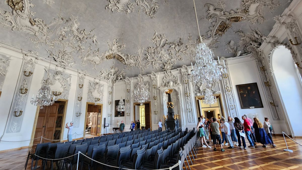 Pe urmele lui Napoleon » Dormitorul lui Bonaparte din palatul somptuos din Wurzburg, păstrat în starea lui originală