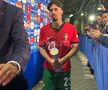 Ales „omul meciului” Portugalia - Cehia, a venit la interviuri cu trofeul în brațe