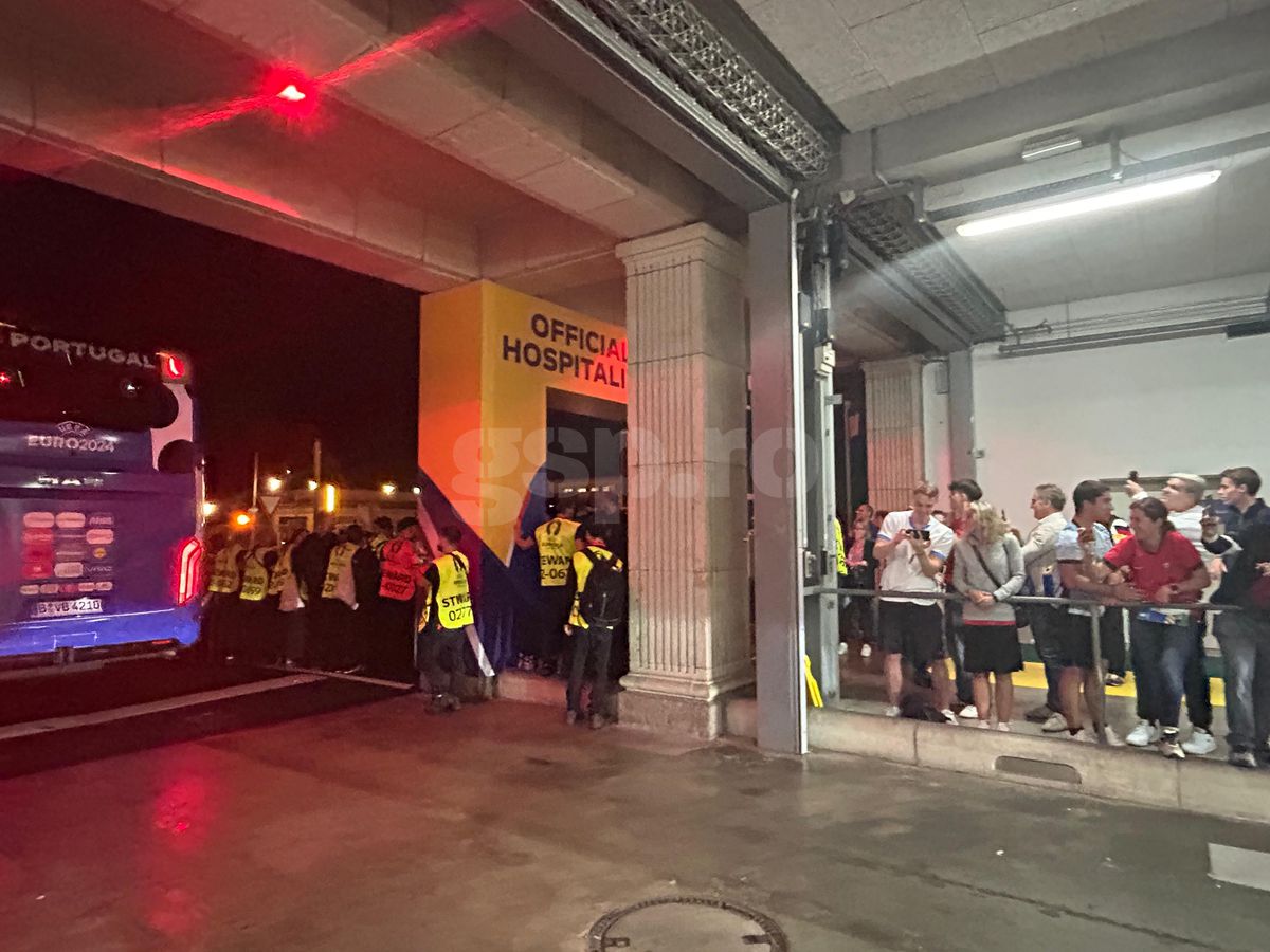 „Din cauza nenorociților ăștia!” » Nervi în parcare după Portugalia - Cehia, celebrul vlogger și-a pierdut cumpătul cu aproape 200.000 de oameni urmărind live