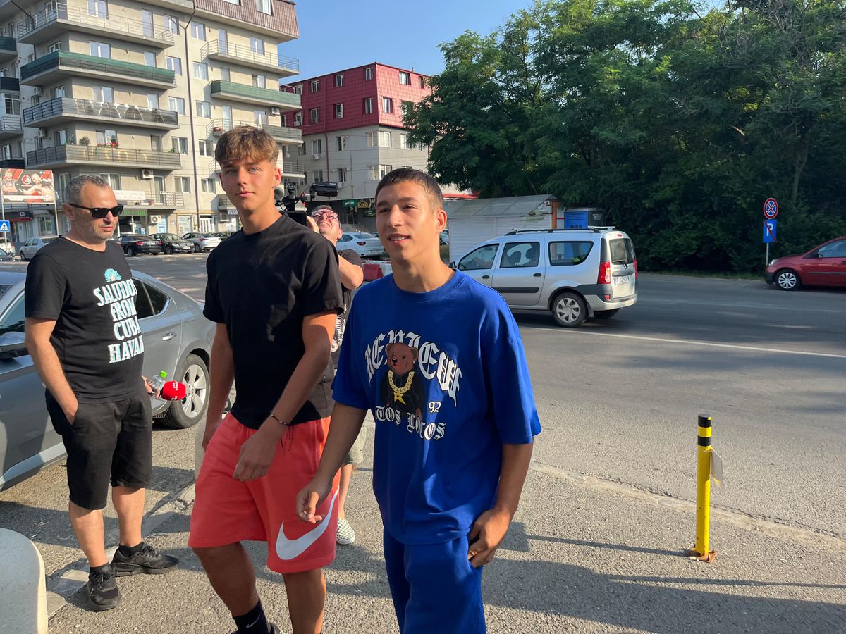 Jucătorii de la FCSB au efectuat vizita medicală  » Fostul dinamovist Dennis Politic a fost prezent, apariția zilei pentru Ștefănescu