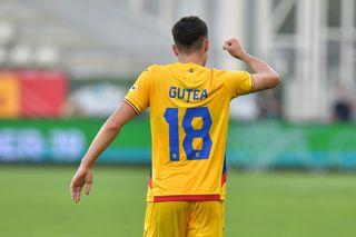 A înscris un gol superb și a celebrat ca Ronaldo! Cine este marcatorul golului României U19 în partida cu Danemarca U19