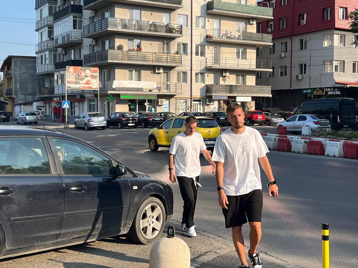 Jucătorii de la FCSB au efectuat vizita medicală  » Fostul dinamovist Dennis Politic a fost prezent, apariția zilei pentru Ștefănescu