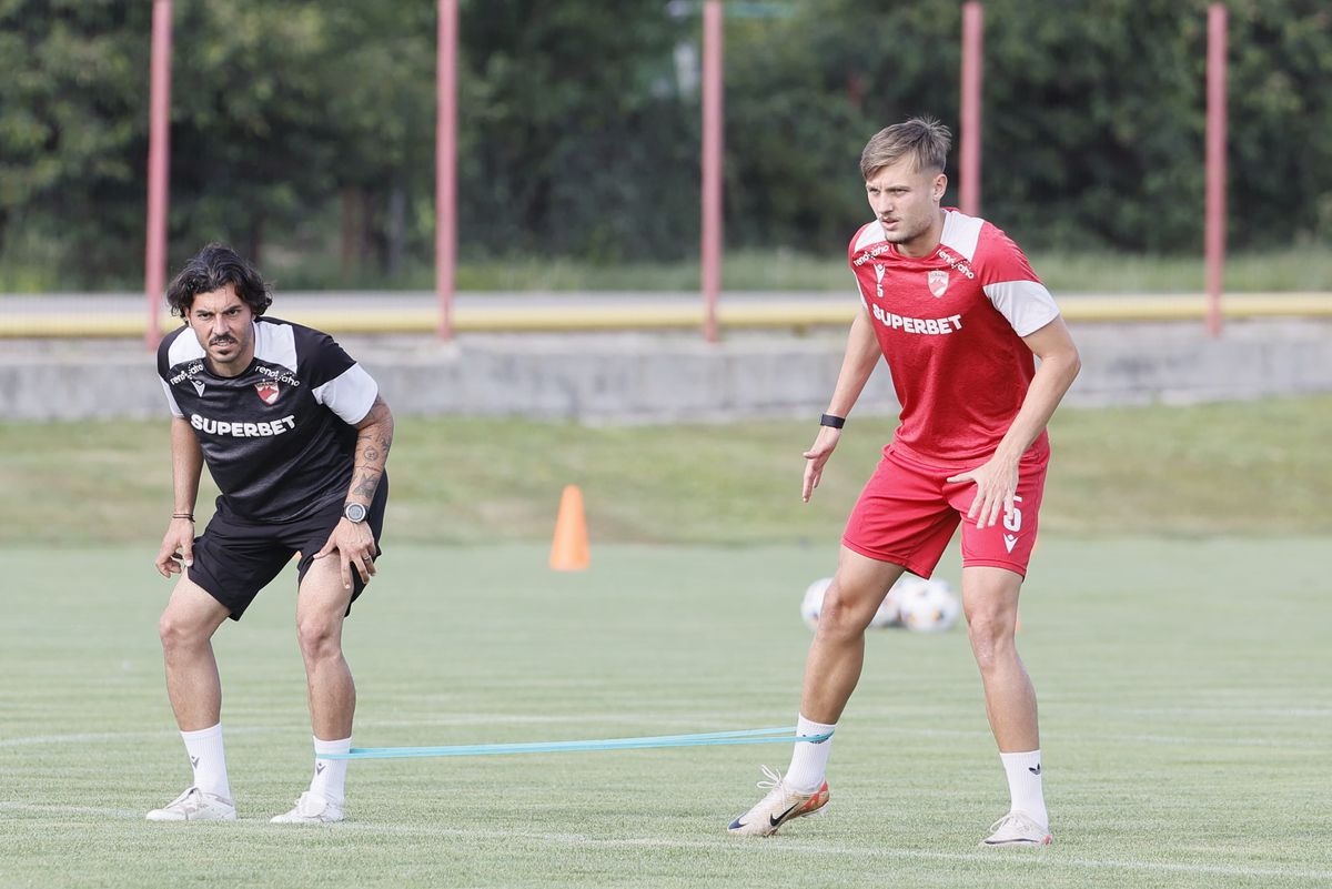 Imagini de la antrenamentul lui Dinamo de la Curtea de Argeș