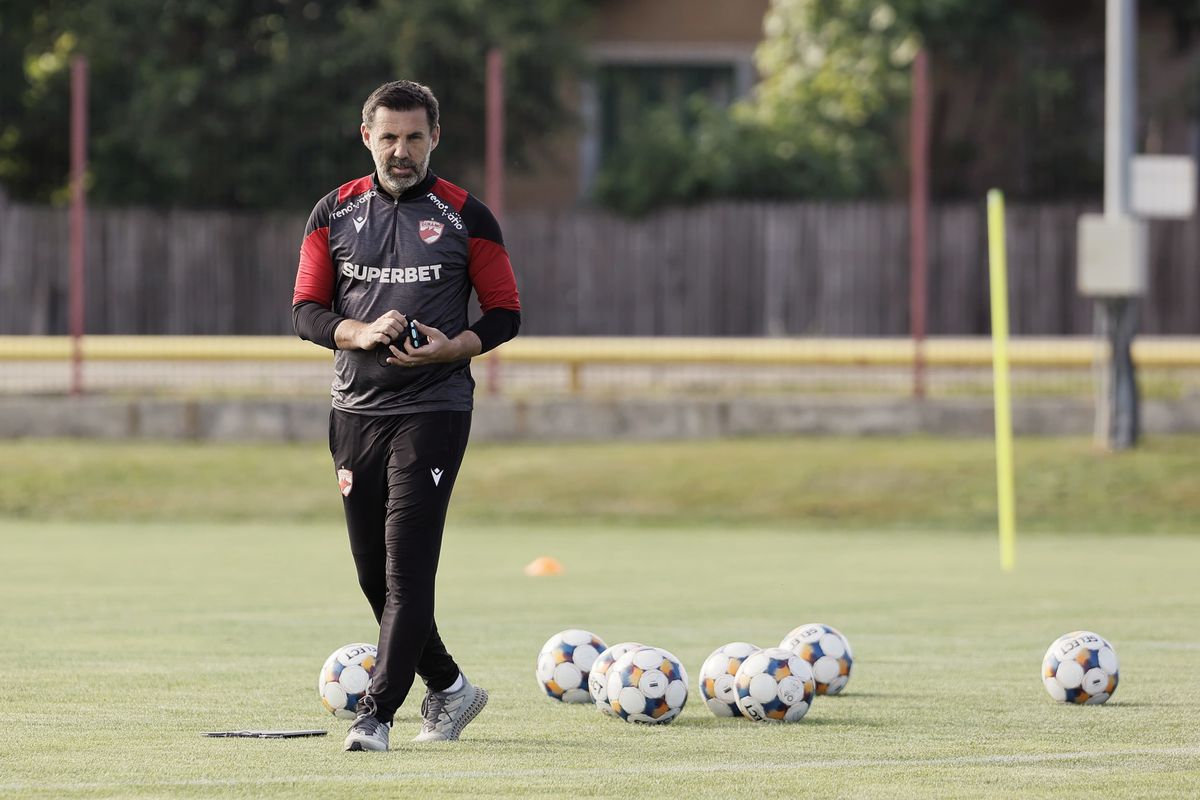 Imagini de la antrenamentul lui Dinamo de la Curtea de Argeș