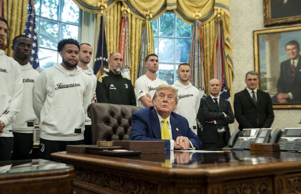 De față cu jucătorii lui Juventus, Trump a vorbit despre războiul Israel - Iran și femeile transgender: întrebarea care i-a amuțit pe italieni