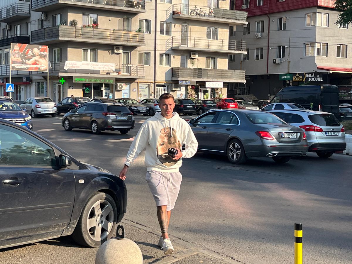 Jucătorii de la FCSB au efectuat vizita medicală  » Fostul dinamovist Dennis Politic a fost prezent, apariția zilei pentru Ștefănescu