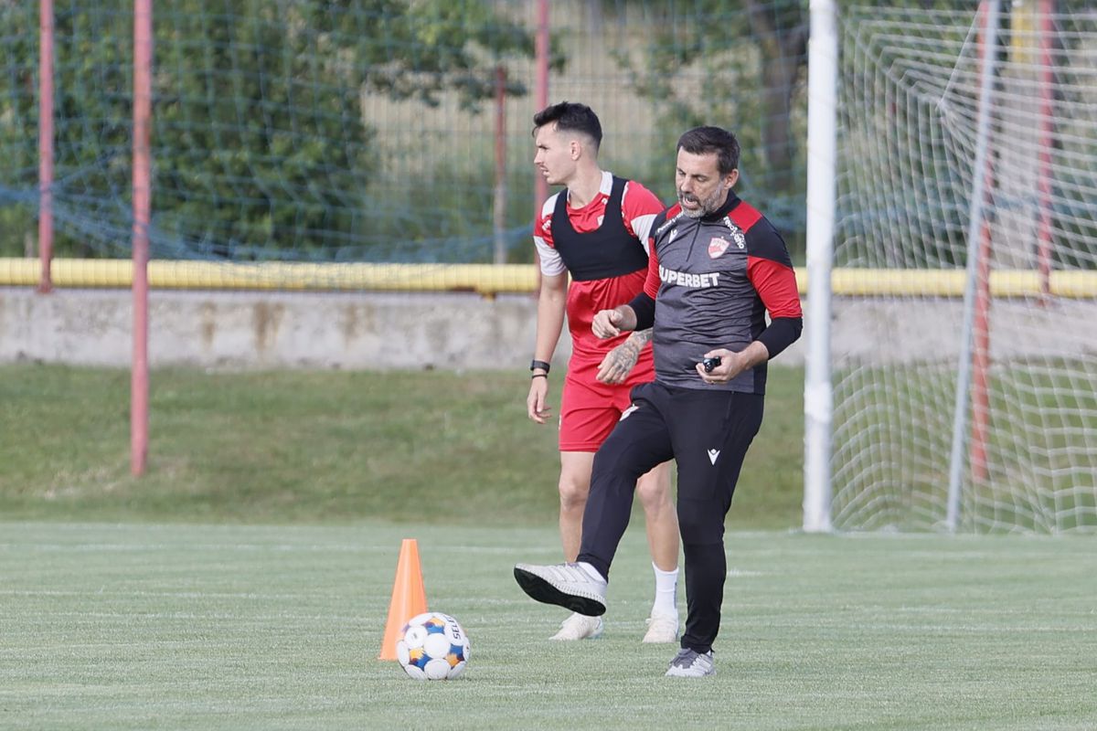 Imagini de la antrenamentul lui Dinamo de la Curtea de Argeș