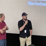 Christophe Hermans (stânga) și Boris Tilquin (dreapta), regizorii documentarului „Merckx”