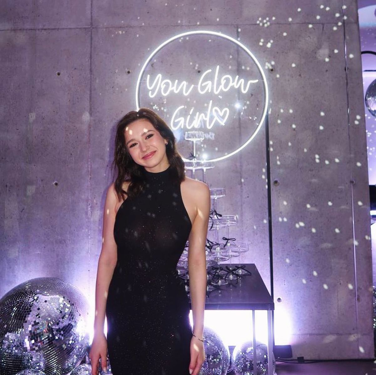 „Păpușa lui Putin” a electrizat Moscova, alături de o legendă: „Revenirea ei este o armă împotriva lumii”