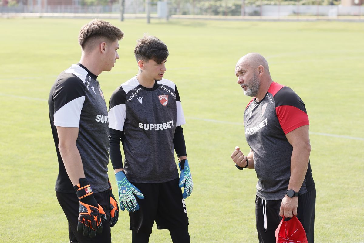 5 detalii de la pregătirea lui Dinamo: cine s-a pregătit separat, cum s-a integrat Musi + A venit și jucătorul care vrea să plece