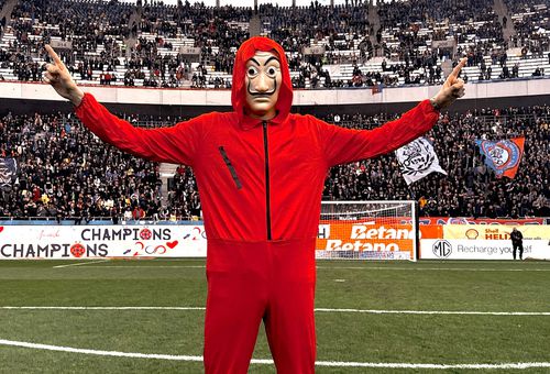 Octavian Popescu s-a costumat într-un personaj din serialul „Casa de papel” la petrecerea de titlu a celor de la FCSB