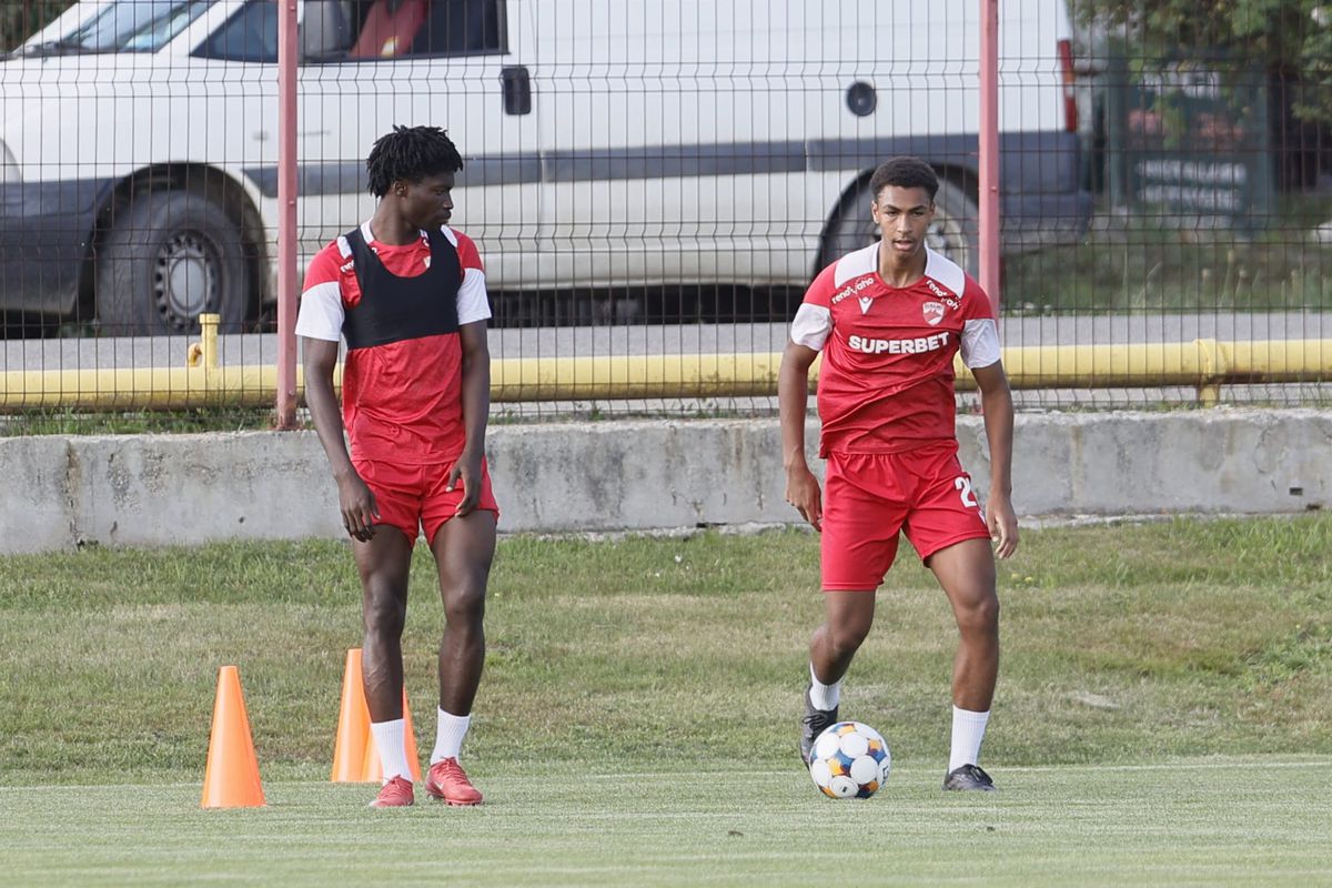 Imagini de la antrenamentul lui Dinamo de la Curtea de Argeș