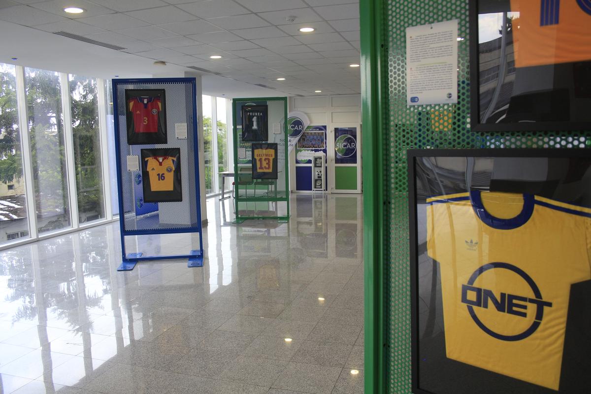 Messi, Ronaldo, Hagi și Yamal, zeci de mii de euro pentru noul Muzeu al Sportului din România! + El e omul care deține tricourile de Mondiale ale lui Adi Ilie și Prunea