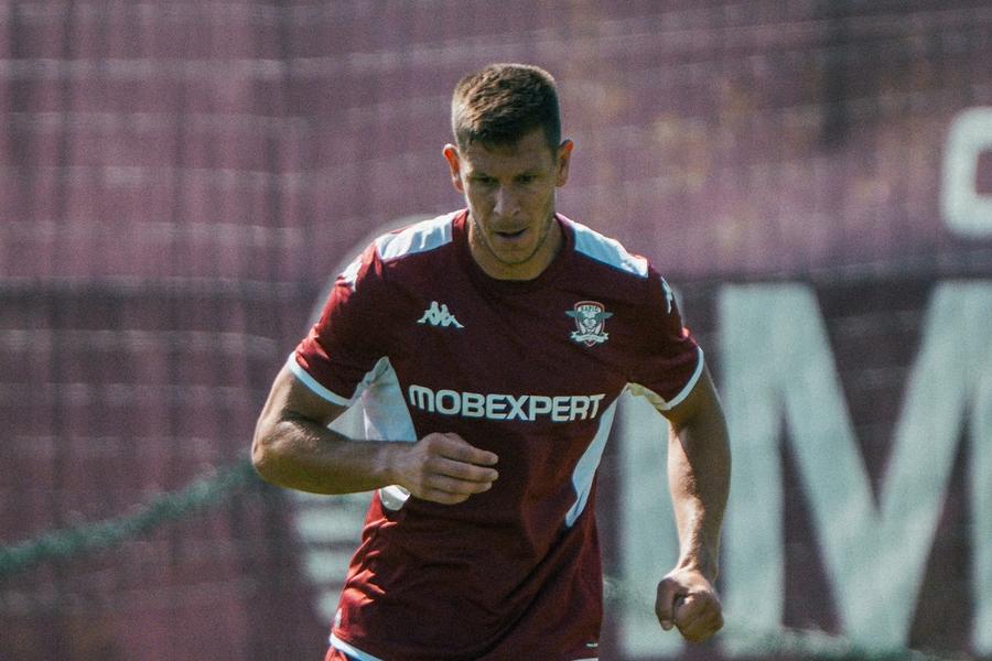 Vladan Bubanja va evolua la Rapid sub formă de împrumut timp de un sezon. Foto: FC Rapid Plătit de clubul anexat KGB-ului și devorator de presiune » Trecutul atipic al noului mijlocaș de la Rapid