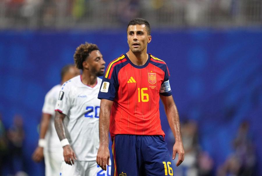 Rodri la meciul de debut la Mondial // foto: Imago Luis de la Fuente intervine la Mondial: „Doamne, cum se pot spune asemenea lucruri?!”