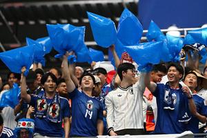 „Faceți curat la Mondial, dar acasă de ce nu faceți?” » Femeile din Japonia se revoltă