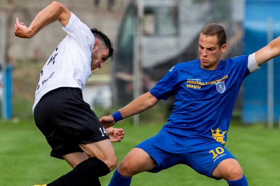 Fotbal de „județ” în timp de pandemie. Primul meci de L4 s-a jucat la Brașov cu Mugurel Buga, Marian Cristescu și Marian Constantinescu