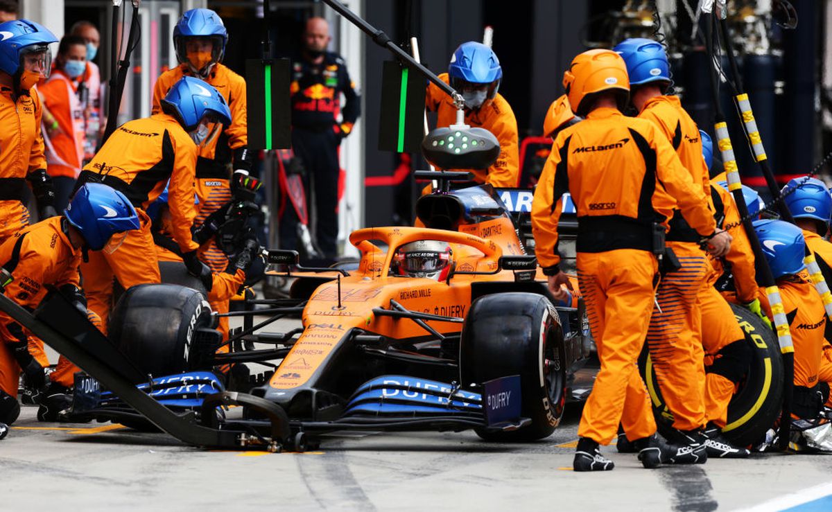 FORMULA 1. FOTO Lewis Hamilton, a 8-a victorie pe circuitul de la Hungaroring