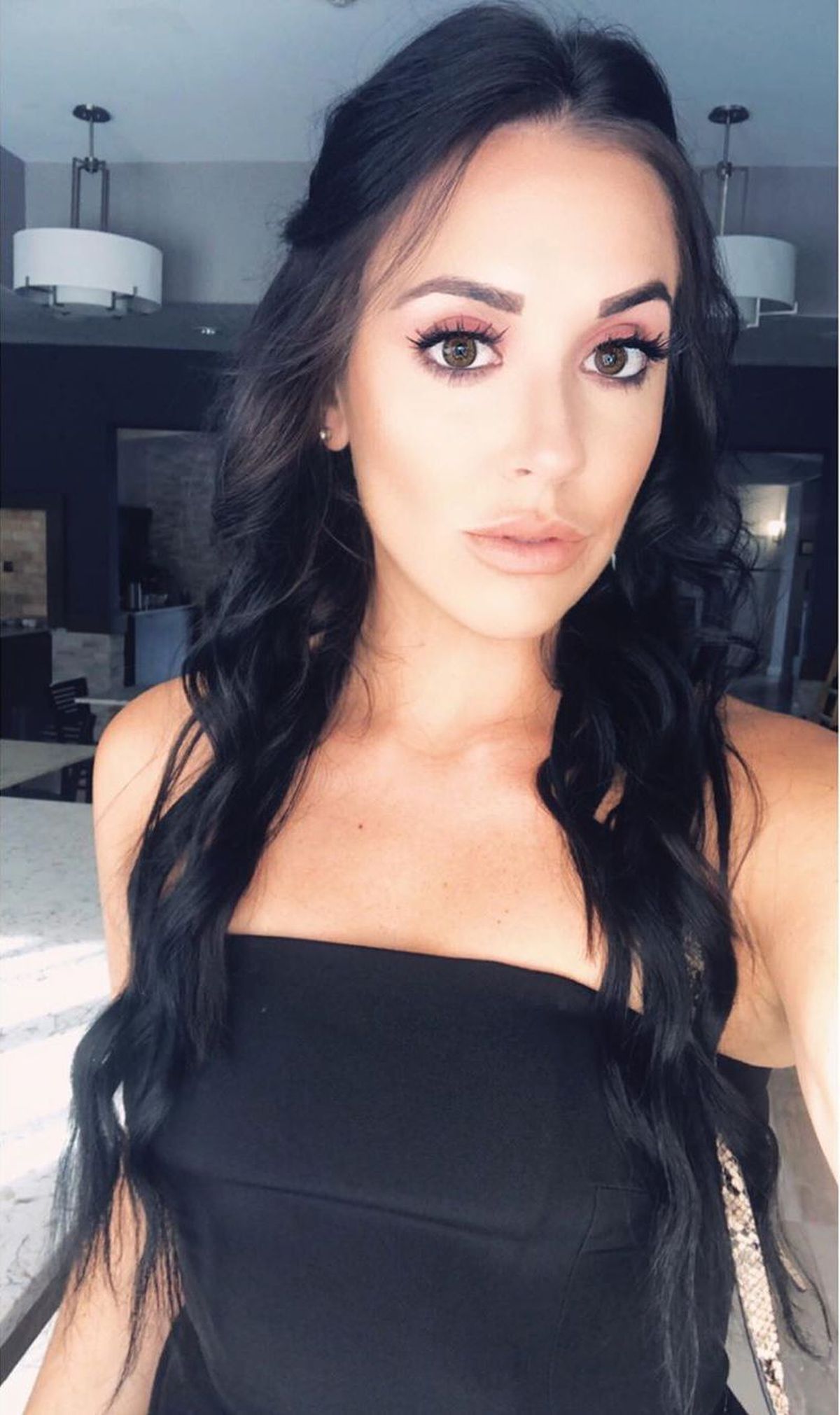 O mare echipă e în mijlocul unui scandal sexual! 15 foste angajate acuză: „Îmi spuneau să port haine strâmte ca bărbații să aibă la ce se uita”