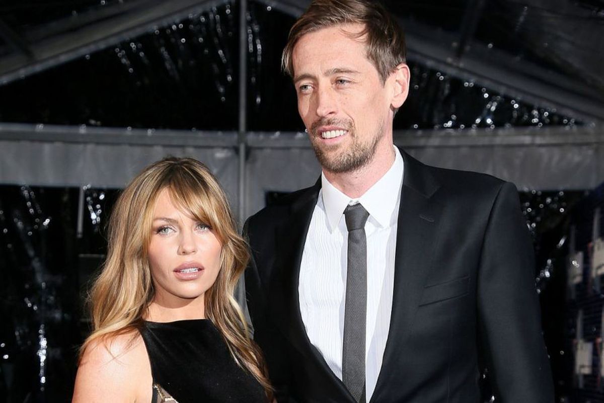 FOTO Cum a fost oprit Peter Crouch de soția lui să facă o poză cu Pamela Anderson: „Uite așa funcționează treburile în showbiz”