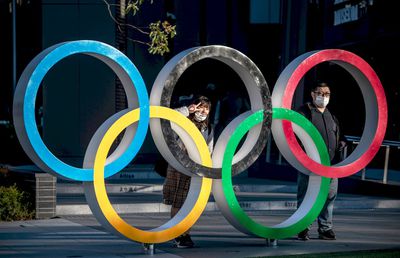 Anatomia unui dezastru financiar » Scenariul unor pierderi imense și jocurile politice duc Jocurile Olimpice mai departe