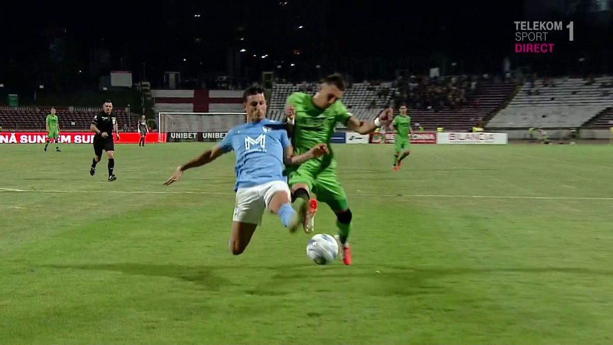 FOTO Presupus penalty Mihaiu - Ricardinho în Dinamo - Voluntari 19.07.2021