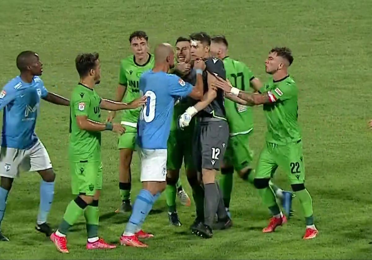 Haos pe final! FC Voluntari n-a înțeles de ce i s-a anulat golul + conflict Tamaș - Eșanu