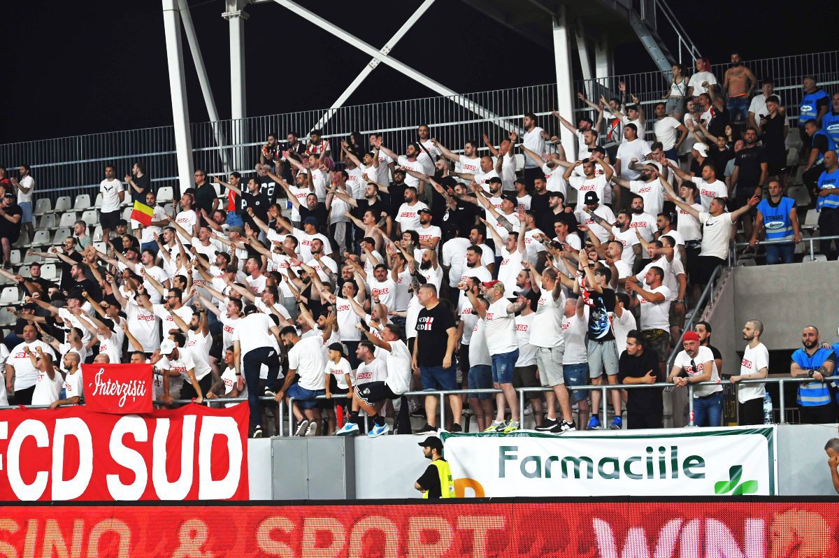 Fotbalistul-ultras » A jucat la Dinamo sezonul trecut, acum a încurajat echipa din Peluza Sud, la meciul cu Craiova